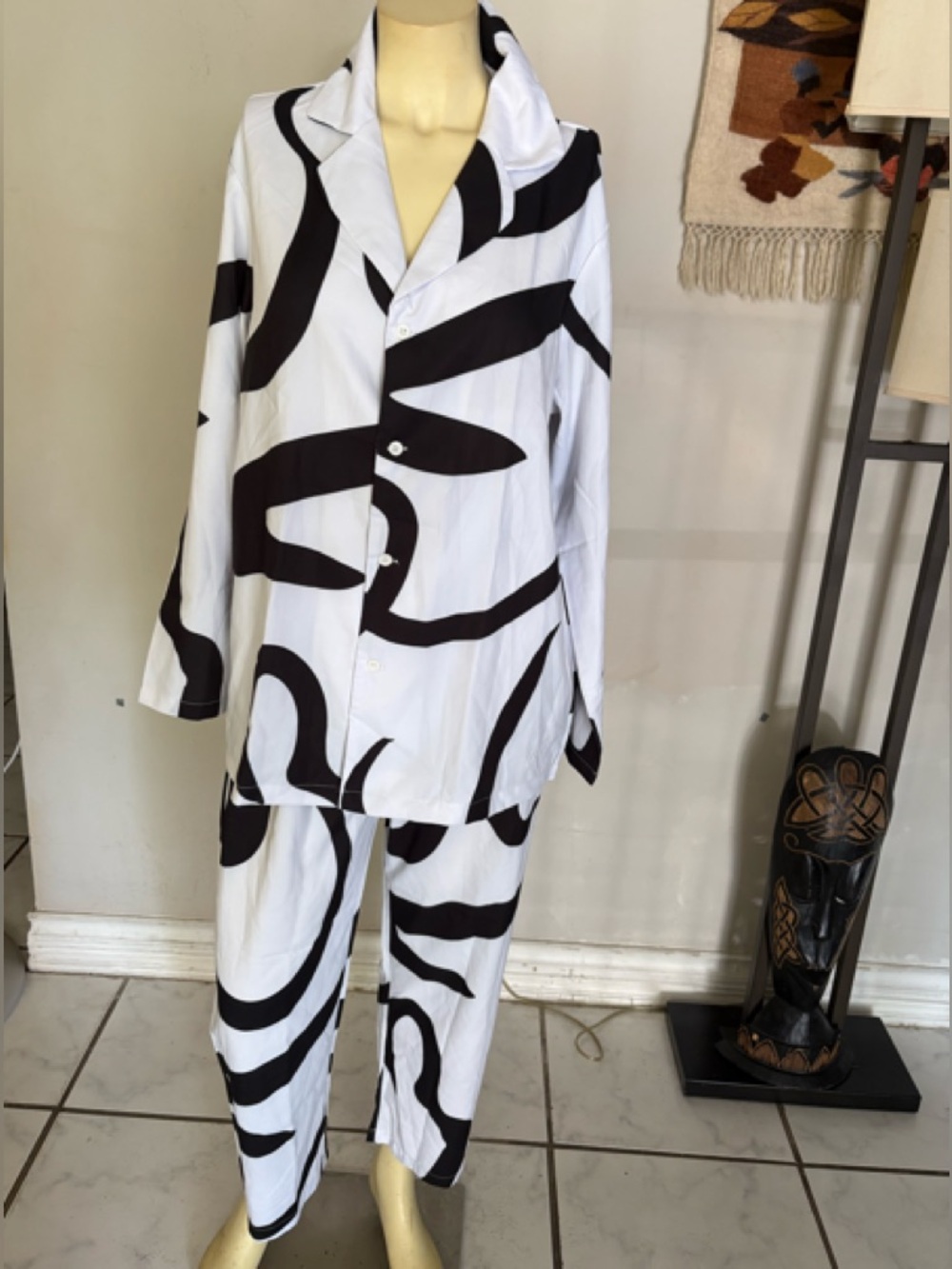 Conjuess Black & White Ladies Abstract Print Pajama/Pant Set Size Small